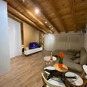  Appartamento Lovely Loft 1-bedroom In The Heart Of Albania