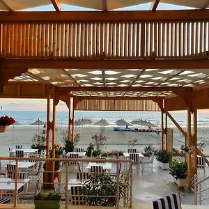 Hotel Kamomil, Škalngur